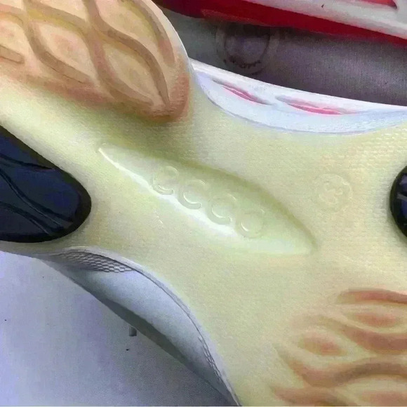 Women's Biom Fjuel Racer Sneaker In Coral Blush/Coral/Popcorn Sz 8/8.5 like new - Picture 15 of 15